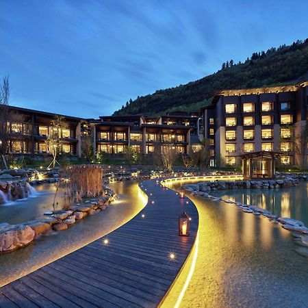 Hilton Jiuzhaigou Resort Zhangzha Town Экстерьер фото