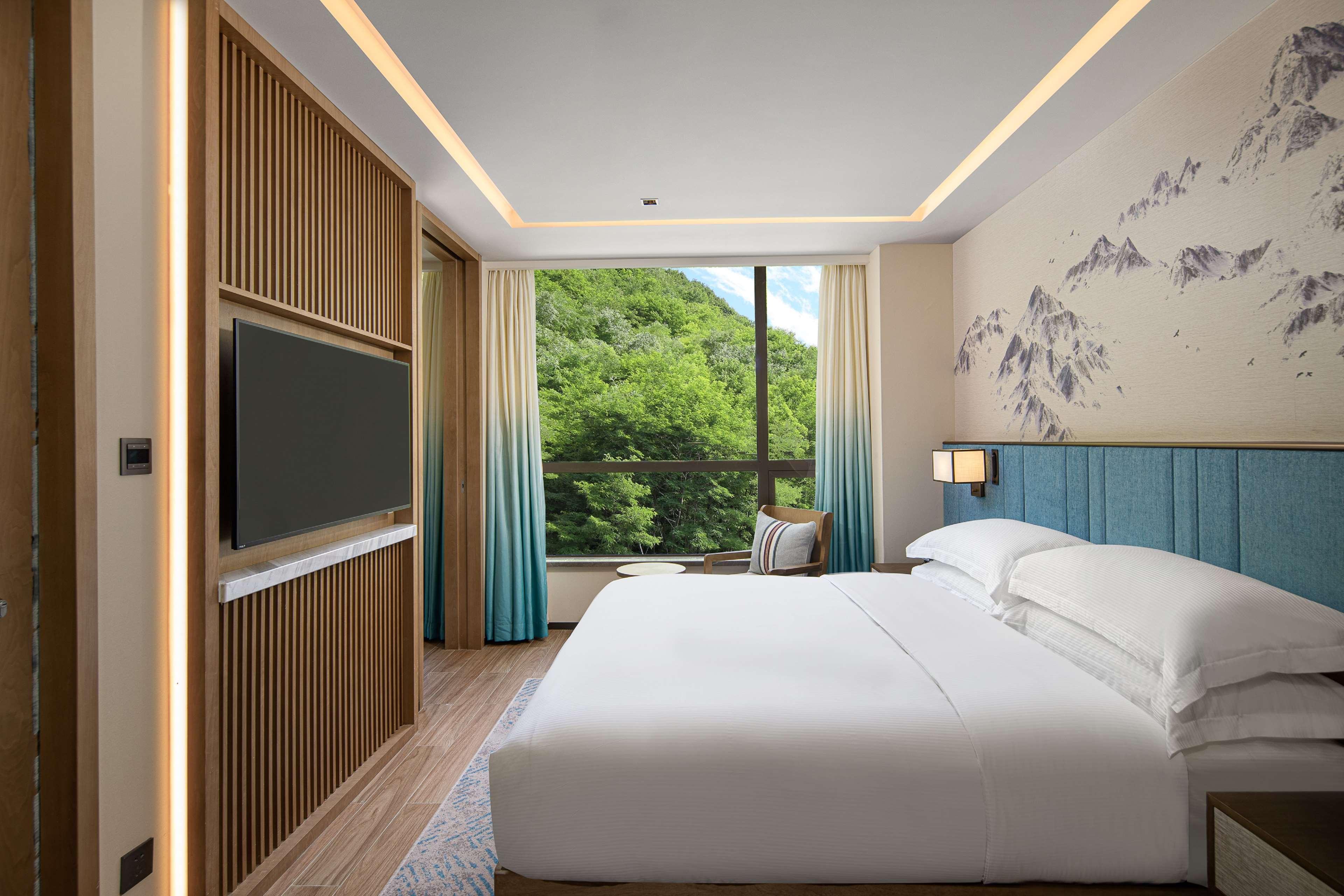 Hilton Jiuzhaigou Resort Zhangzha Town Экстерьер фото