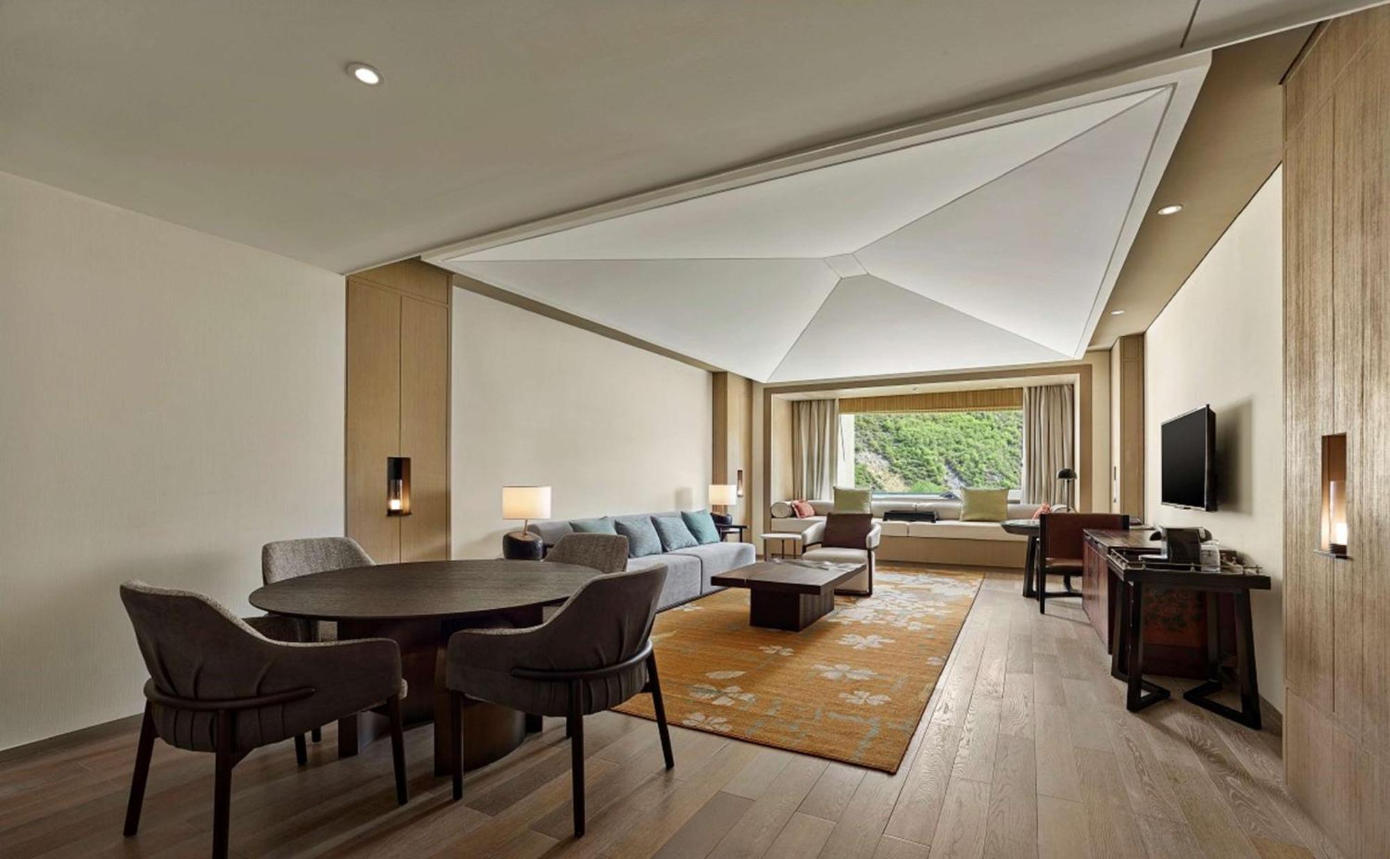 Hilton Jiuzhaigou Resort Zhangzha Town Экстерьер фото