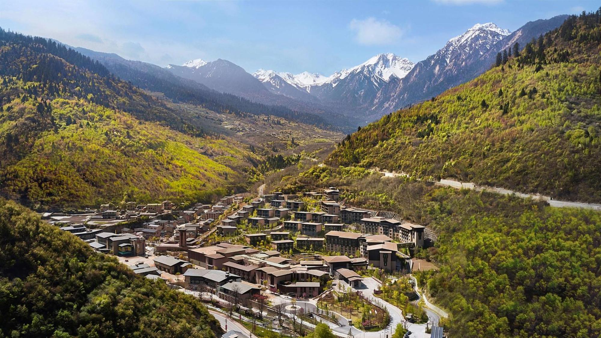 Hilton Jiuzhaigou Resort Zhangzha Town Экстерьер фото